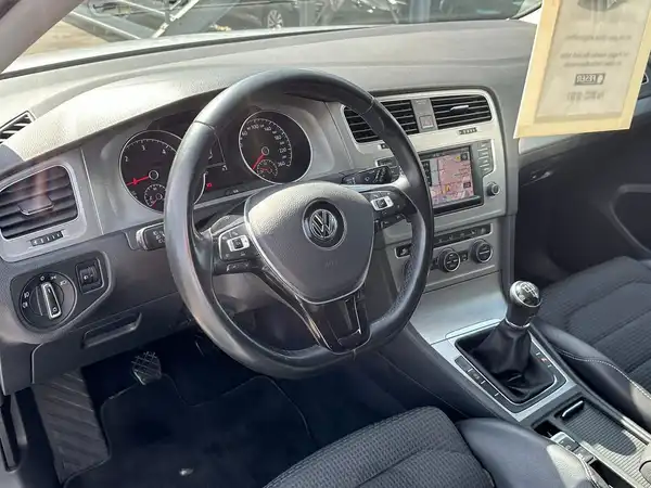 VW GOLF (10/22)